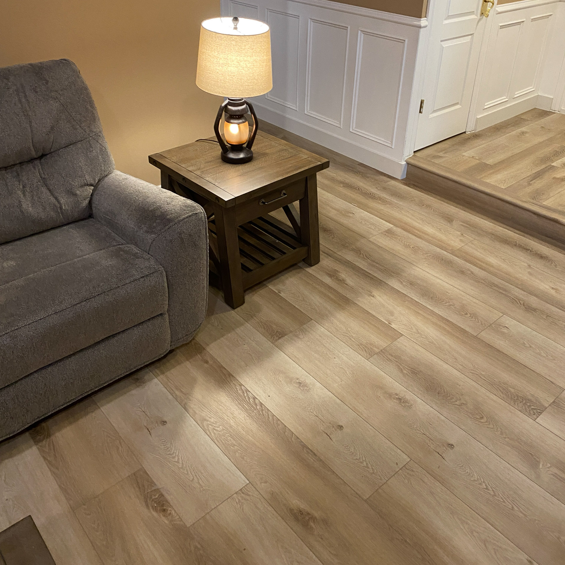 ¿SPC Flooring es bueno para las mascotas? Una elección práctica de una fábrica de pisos de SPC confiable